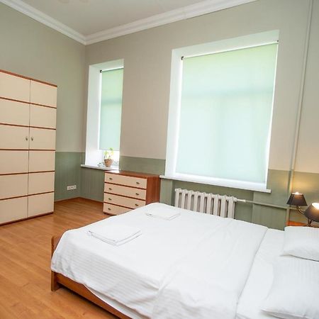 Простора 3 Кімнатна Біля Майдану Незалежності Apartment Kiev Ngoại thất bức ảnh