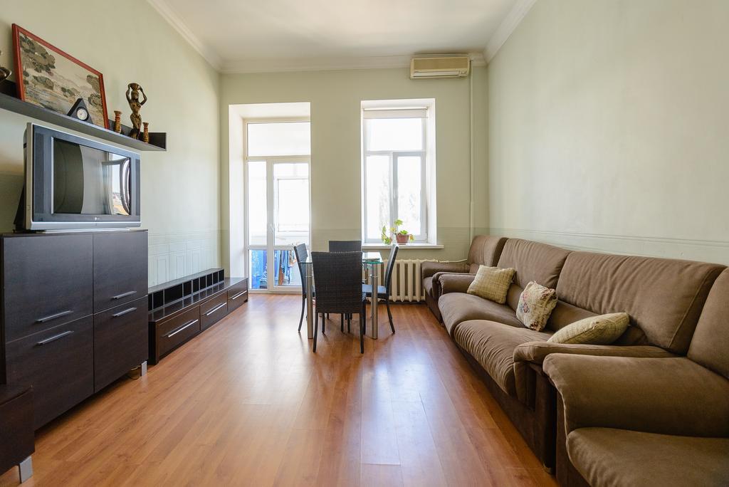 Простора 3 Кімнатна Біля Майдану Незалежності Apartment Kiev Ngoại thất bức ảnh